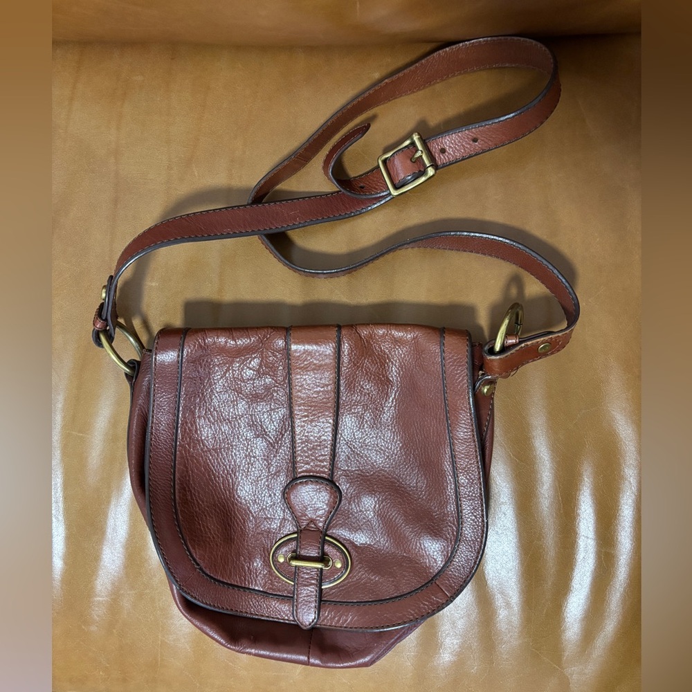 Fossil Brown Leather Crossbody Bag with Adjustable Strap